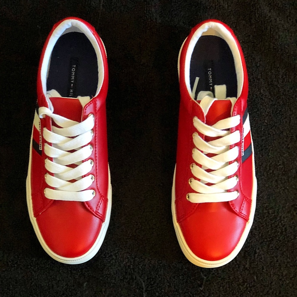 Women’s shoes size 6/5